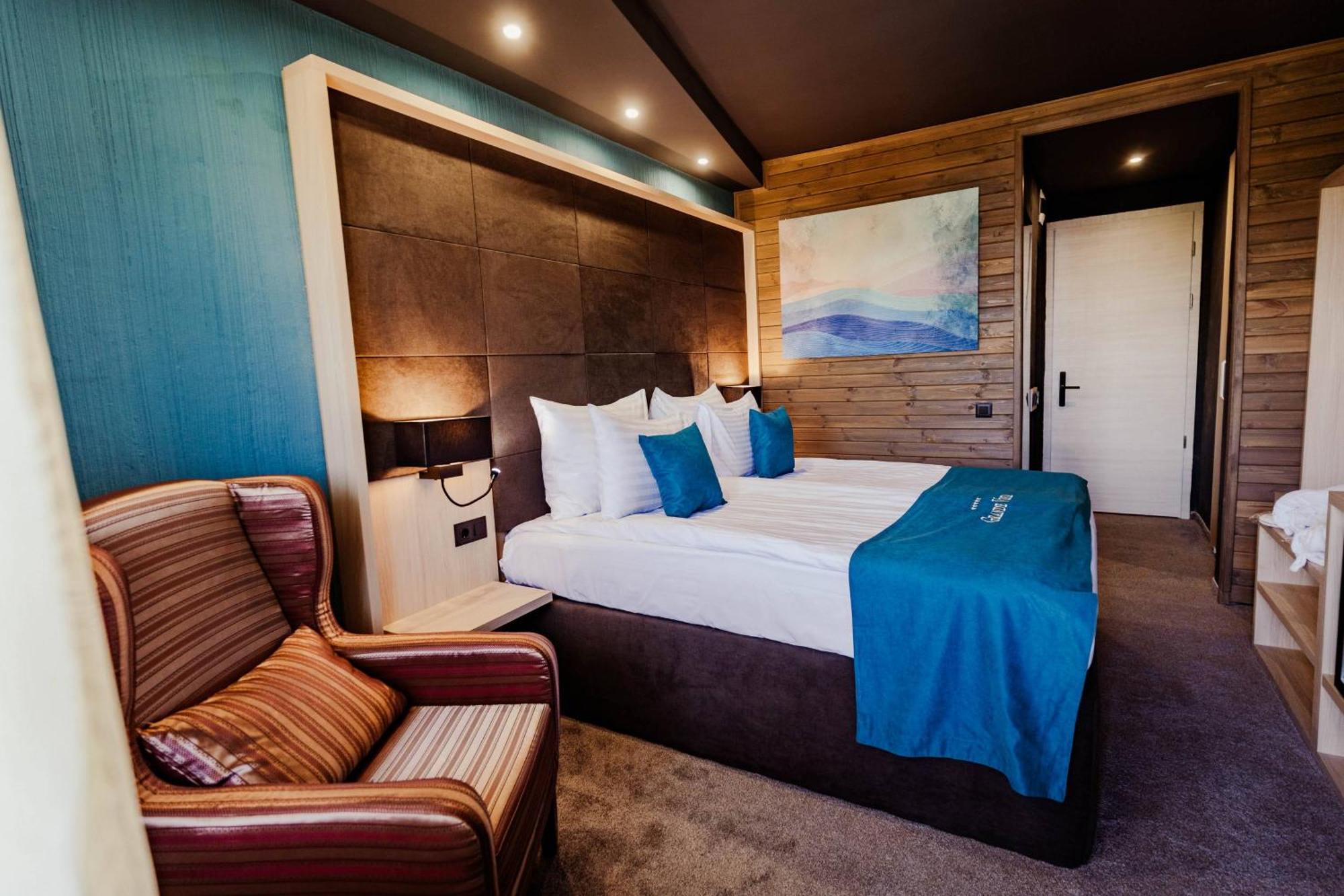 Grande Vista & 5*